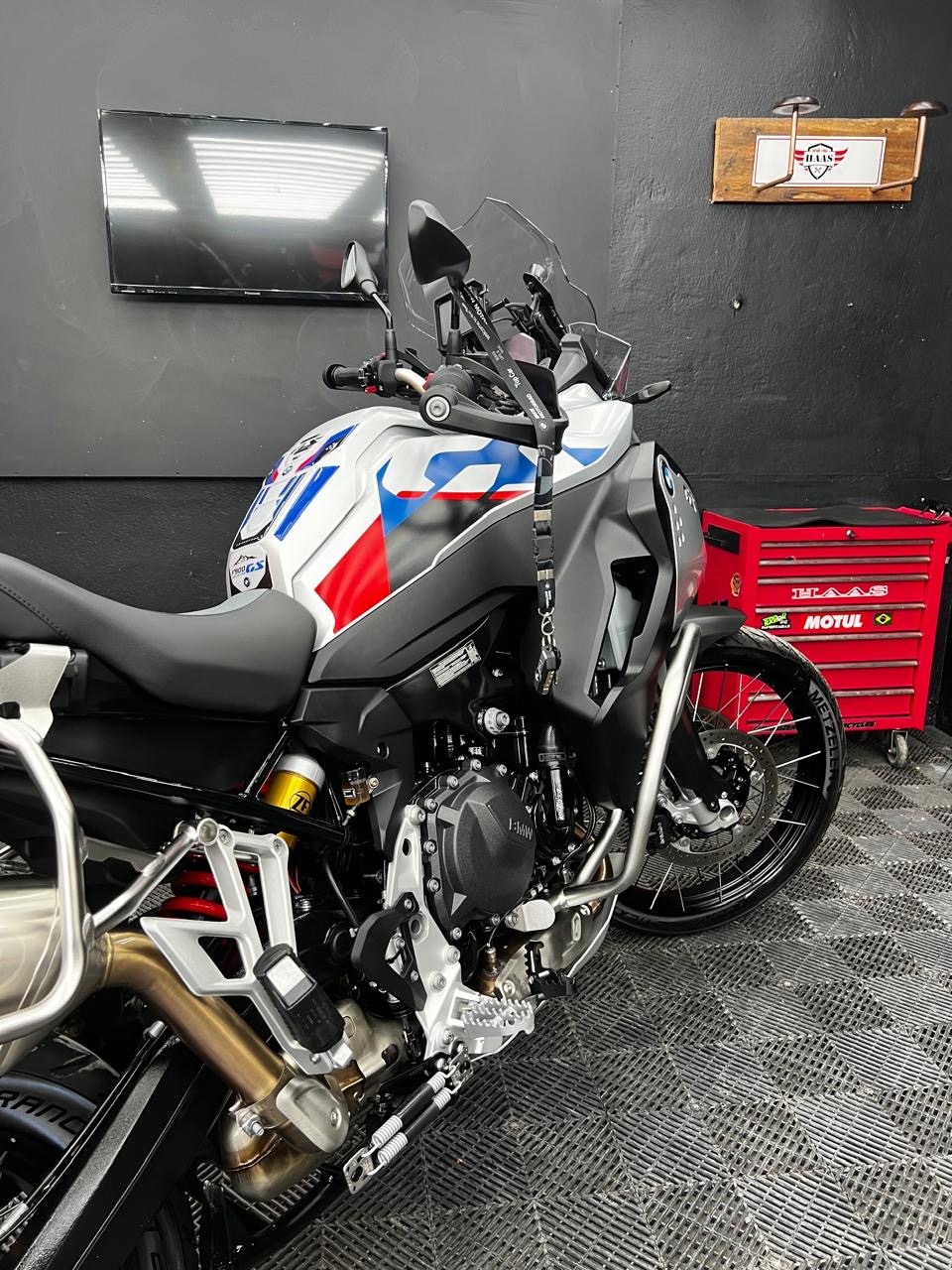 BMW GS na Haas: detalhamento + coating