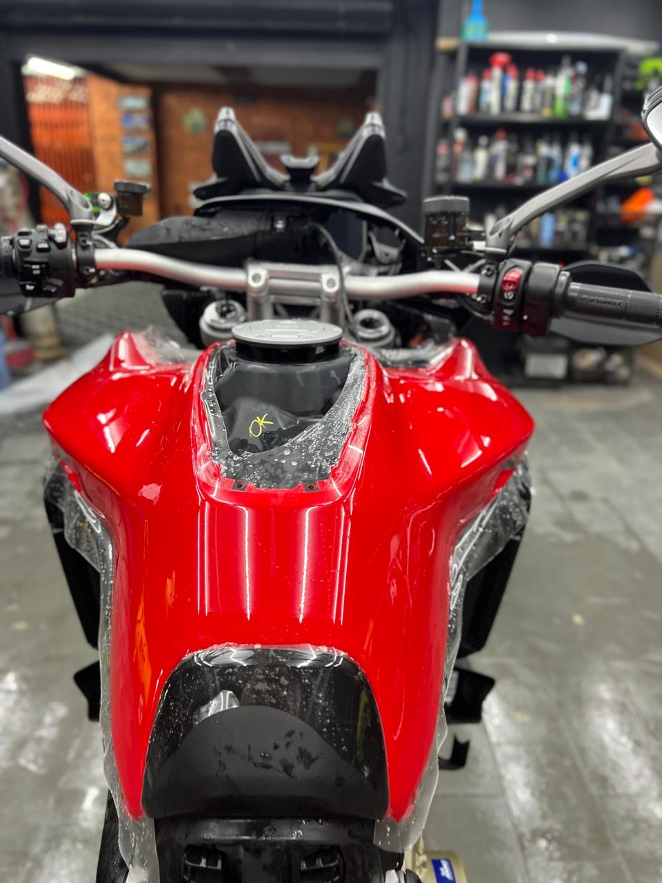 Ducati Multistrada na Haas: aplicação de ppf